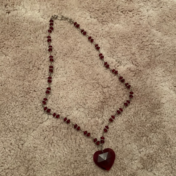 Red jewel faux ruby with hook clasp - Picture 1 of 4